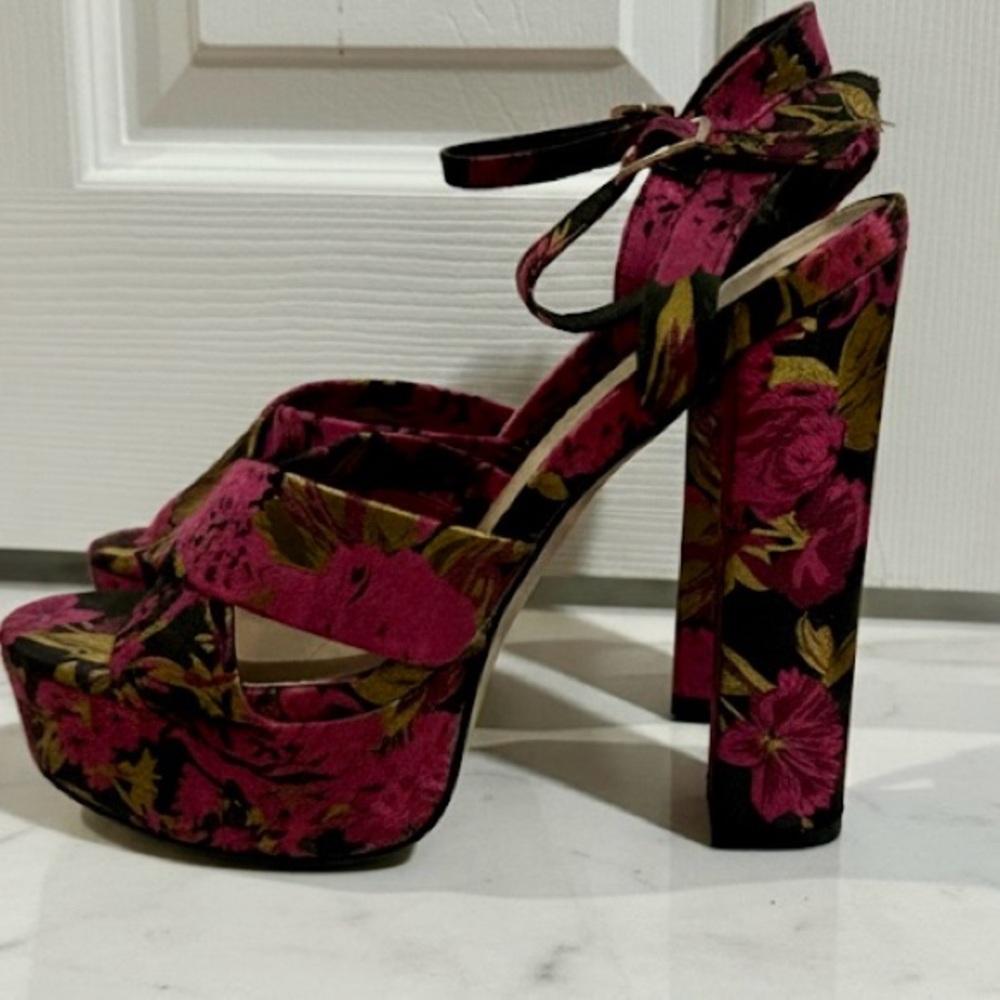 Sexy Pink and Gold Floral Platform Chunky Heels💐👡